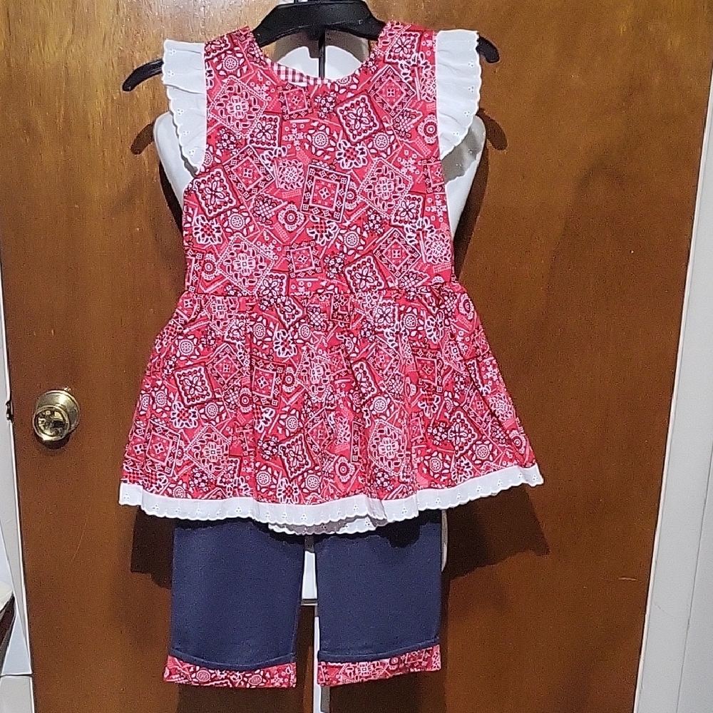 NWOT Blueberi Boulevard Red Bandana  Print Capri Set Size 7